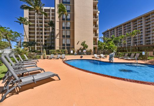 Complimentary Daily Activities and Cozy Comforts - Charming Retreat Hotel Overview