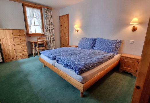 Dent Blanche Hotel Overview