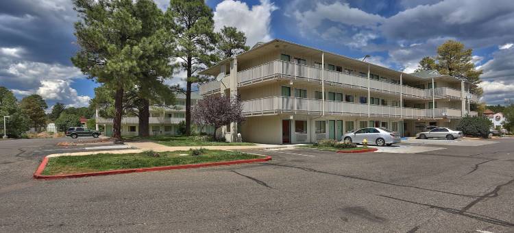 费拉格尔斯塔夫西6号汽车旅馆- 林场村店(Motel 6 Flagstaff, AZ - West - Woodland Village)图片
