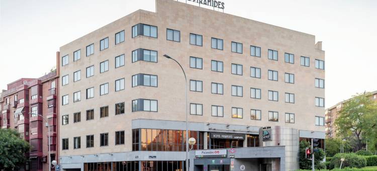 阿克塔金字塔(Acta Pirámides)图片