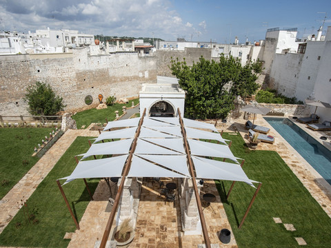 帕拉贡 700 号精品酒店及 SPA