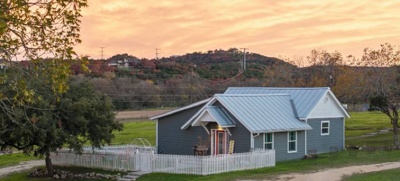 金斯比小屋 - 1卧室及山景(Kingsby Cottage - 1BR & Mountain Views)图片