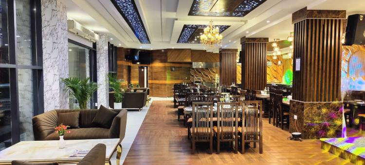 曼迪高地酒店 - 酒吧、高级餐饮和宴会厅(Hotel Mandi Heights - Bar, Fine Dining & Banquet Hall)图片