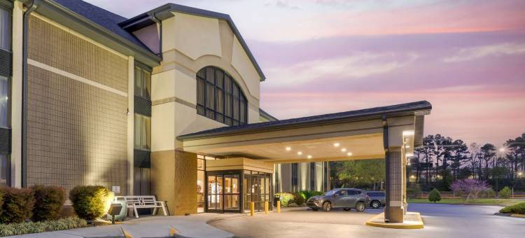 锡达布拉夫贝斯特韦斯特优质酒店(Best Western Plus Knoxville Cedar Bluff)图片