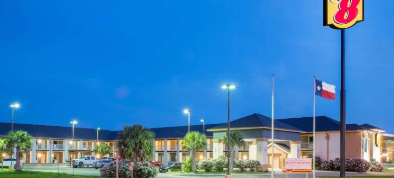 迪尔雷速8酒店(Super 8 by Wyndham Dilley TX)图片