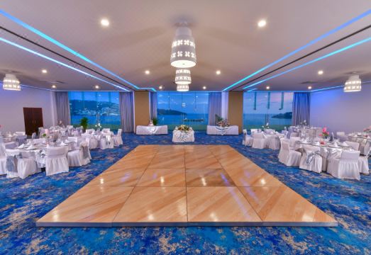 Krystal Beach Acapulco Hotel Overview