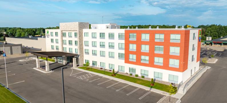 马里内特洲际智选假日套房酒店(Holiday Inn Express & Suites MARINETTE by IHG)图片