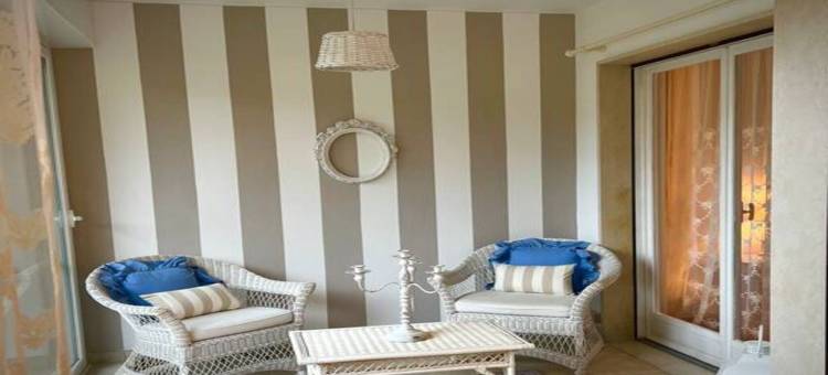 Garden view apartment in Sanremo with veranda图片