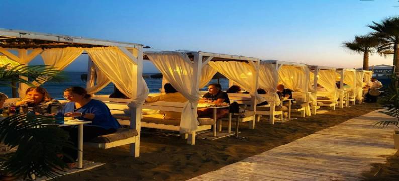 Seaside Stay with Pool图片