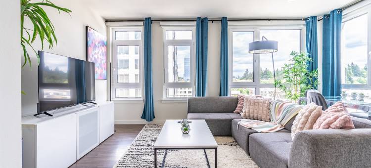 2BR Penthouse | Deck, Gym | Bellevue | Sophari B图片