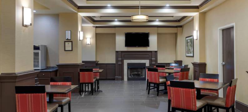 小石城北部麦凯恩购物中心舒适套房酒店(Comfort Inn & Suites North Little Rock McCain Mall)图片
