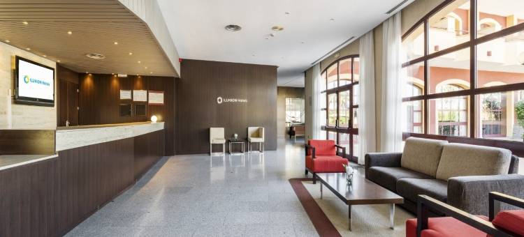 巴达霍斯幻觉高尔夫住宿(Ilunion Golf Badajoz)图片