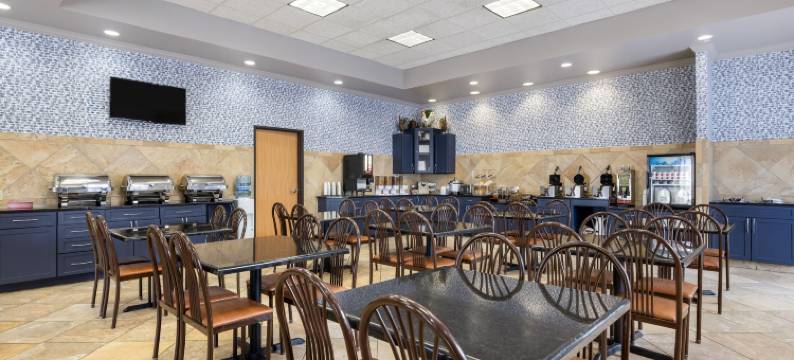 阿伯丁活动中心温德姆美吟温德姆酒店(AmericInn by Wyndham Aberdeen Event Center)图片