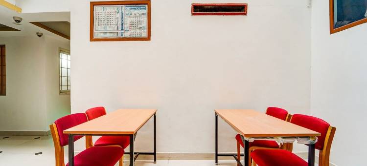 带阳台的经典橄榄公寓(Hotel O Kottayam Near Caritas Hospital)图片