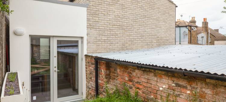 GuestReady Essential - Modern home with garden图片