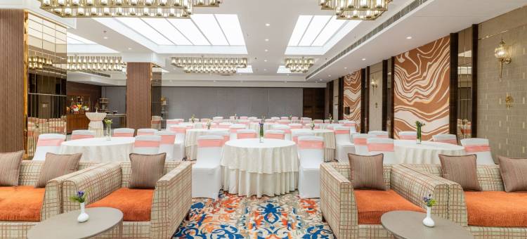 戈勒克布尔涅槃纳萨诺瓦门廊酒店(Nirvana Sarovar Portico Gorakhpur)图片