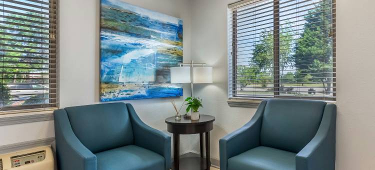 格林斯伯勒霍姆汤公寓及套房酒店(HomeTowne Studios & Suites Greensboro)图片
