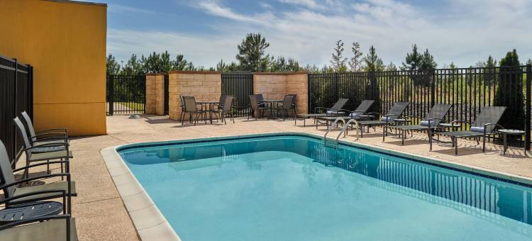 洛克斯特格罗夫I-75南万枫酒店及套房(Fairfield Inn & Suites Locust Grove I-75 South)图片