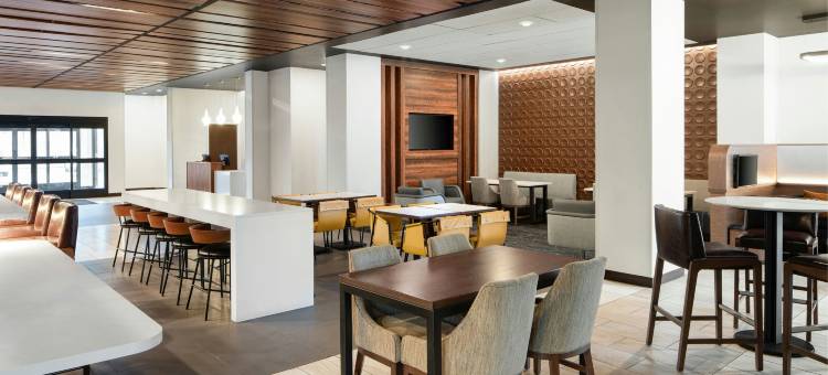 西雅图锡塔克机场万怡酒店(Courtyard Seattle SeaTac Airport)图片