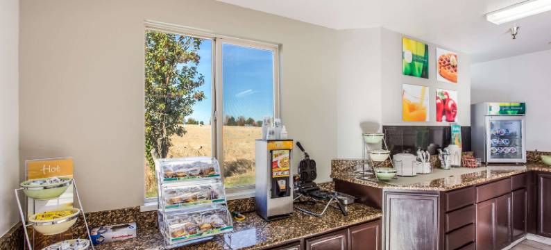 品质套房酒店-西博伊西梅里迪恩(Quality Inn & Suites Meridian - West Boise)图片