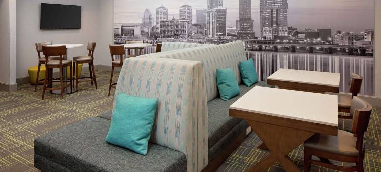 路易斯威尔市中心欢朋酒店(Hampton Inn Louisville Downtown)图片