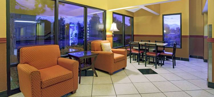 丹佛-斯泰普尔顿温德姆速8酒店(Super 8 by Wyndham Denver Stapleton)图片