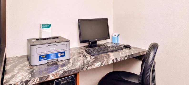 乔普林 I-44 凯艺酒店(Quality Inn Joplin I-44)图片