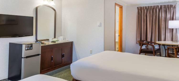 海恩尼斯科德角美洲最佳价值套房酒店(Americas Best Value Inn & Suites-Hyannis/Cape Cod)图片