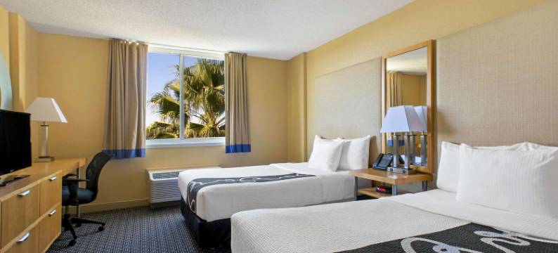 黎明城拉昆塔温德姆套房酒店(La Quinta Inn & Suites by Wyndham Sunrise)图片