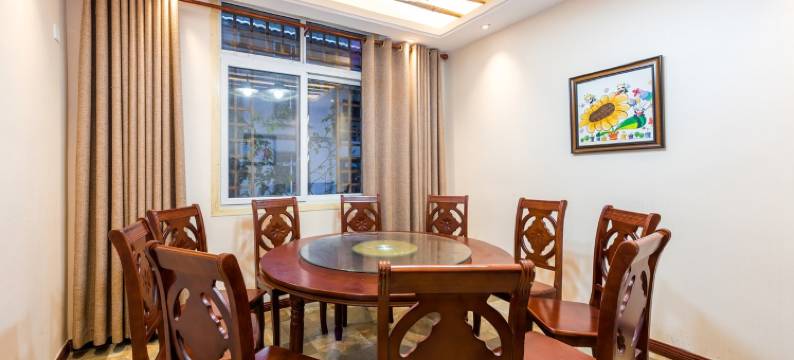 罗国文特色民宿(蜂大路分店)图片