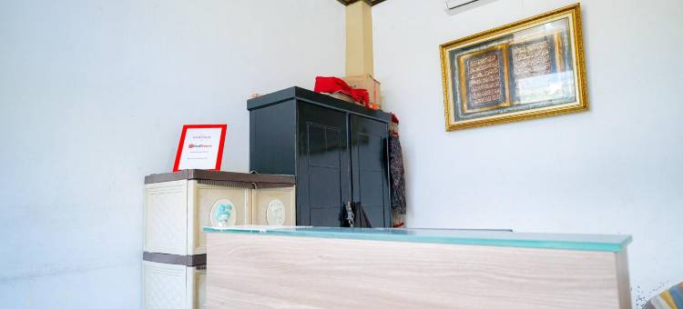 OYO 2630 维斯马法赫扎伊斯兰旅馆(RedDoorz Syariah Near Unila)图片