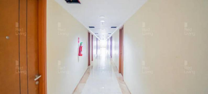 RedLiving Apartemen Green Lake View Cimanggis - Win Property图片