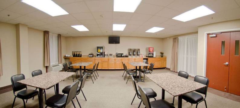 卡特吉愉夜酒店，靠近德拉姆堡(Pleasant Night Inn Carthage Near Fort Drum)图片