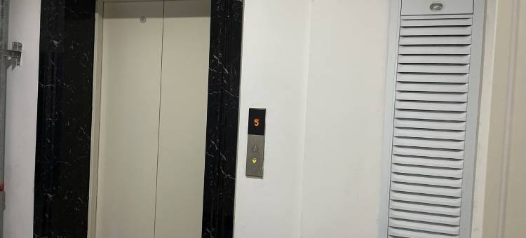 万兴公寓万达附近空调大床房技师学院(万达路分店)图片