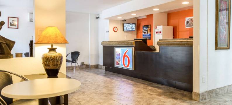 亚利桑那格兰岱尔 6 号汽车旅馆(Motel 6 Glendale, AZ)图片