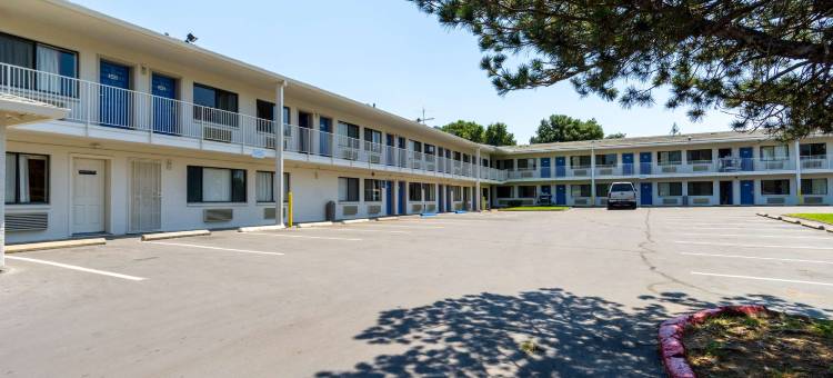 雷丁中央6号汽车旅馆(Motel 6 Redding, CA - Central)图片