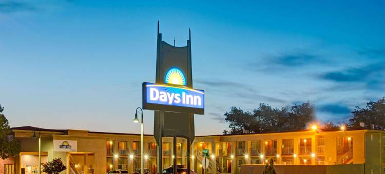 阿尔伯克基市中心戴斯酒店(Days Inn by Wyndham Albuquerque Downtown)图片