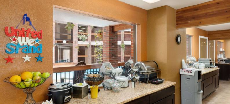 科特斯温德姆呗盟酒店(Baymont by Wyndham Cortez)图片