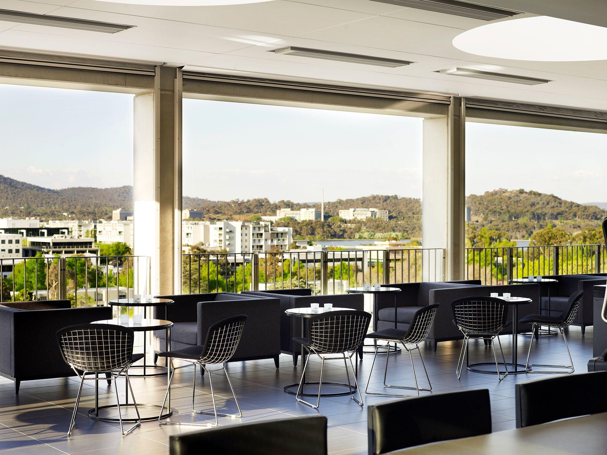 Burbury Hotel Over view