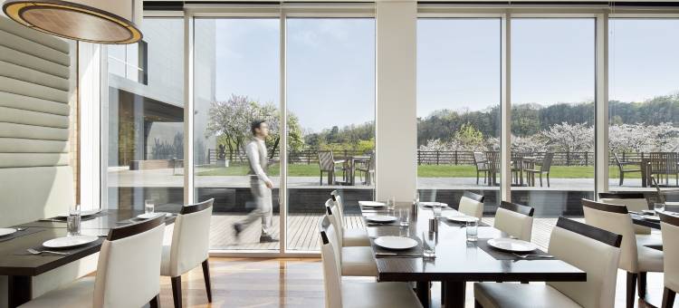 起伏丘陵酒店(Rolling Hills Hotel)图片