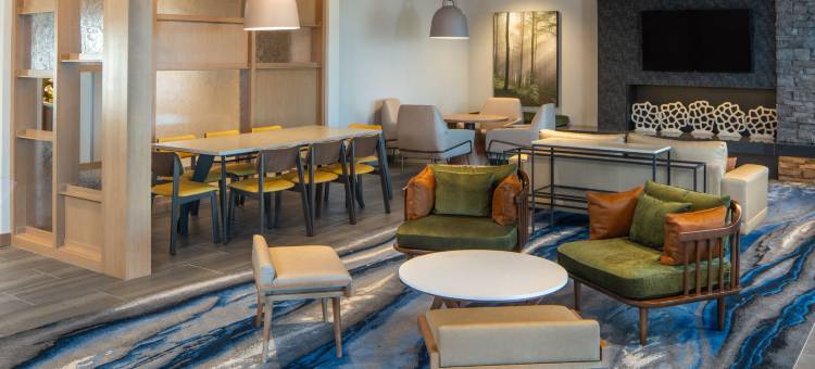 亨茨维尔红石网关费尔菲尔德套房酒店(Fairfield Inn & Suites Huntsville Redstone Gateway)图片