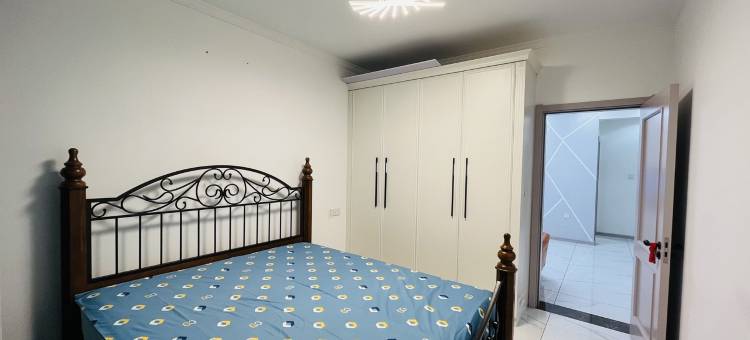 万兴公寓万达附近空调大床房技师学院(万达路分店)图片