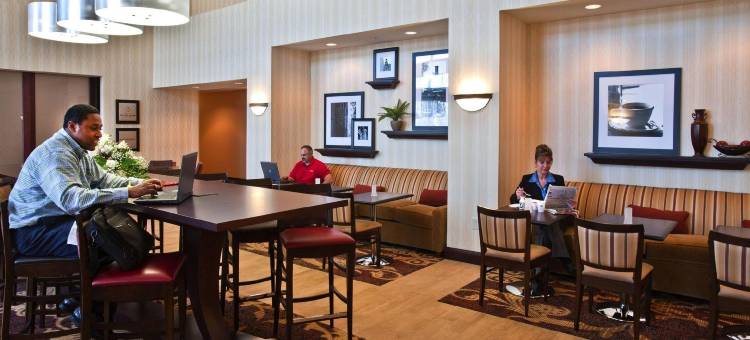 霍利斯普林斯欢朋套房酒店(Hampton Inn & Suites Holly Springs)图片