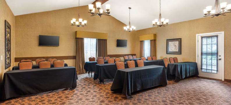 因特考斯贝斯特韦斯特优质套房酒店(Best Western Plus Intercourse Village Inn  Suites)图片