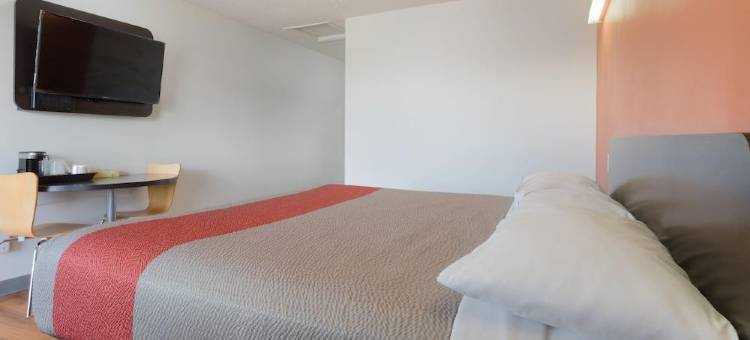 卑诗省纳尔逊堡 6 号汽车旅馆(Motel 6 Fort Nelson, BC)图片