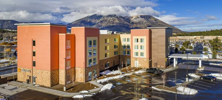 费拉格尔斯塔夫东I-40拉昆塔温德姆套房酒店(La Quinta Inn & Suites by Wyndham Flagstaff East I-40)图片