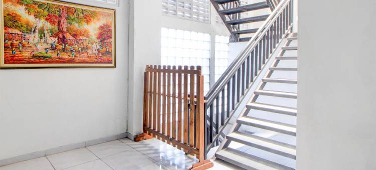 Collection O Omah Joyo Solo Inn靠近苏拉卡塔皇宫(RedDoorz at Omah Joyo Solo Inn)图片