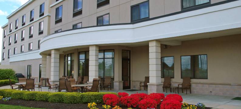 长岛/法明代尔共和国机场万怡酒店(Courtyard Republic Airport Long Island/Farmingdale)图片