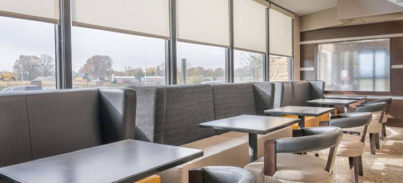 尚佩恩德鲁里套房酒店(Drury Inn & Suites Champaign)图片