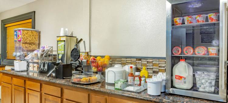 麦迪逊速8酒店(Super 8 by Wyndham Fort Madison)图片